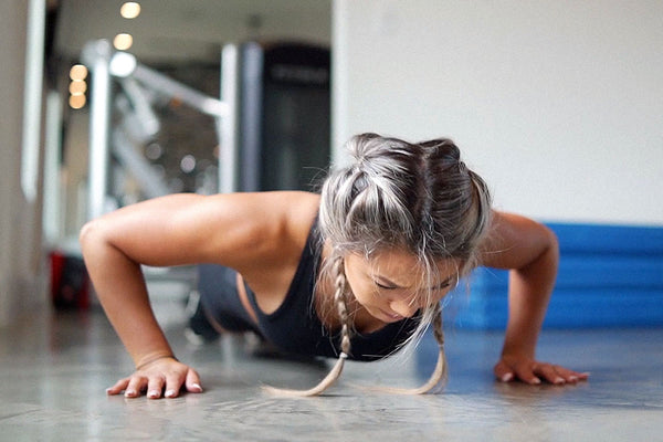 Should Women Train Chest? What Are the Benefits and Negatives?